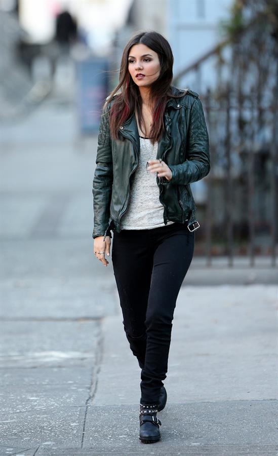 Victoria Justice – “Eye Candy” set in New York 11/13/13  