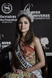 Olivia Culpo Visits Indonesia (Feb 7, 2013) 
