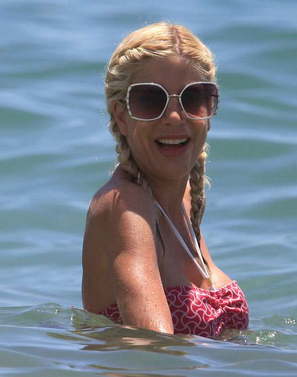 Tori Spelling in a bikini