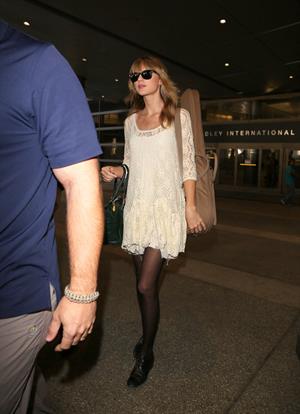 Taylor Swift – LAX arrival 10/22/13  