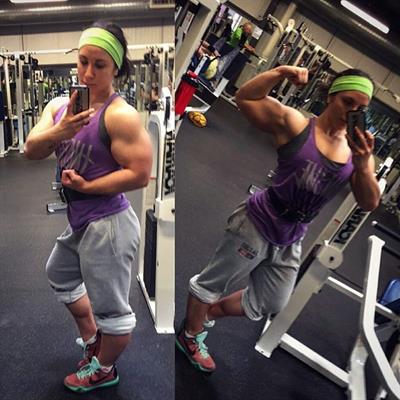 Chloe Sannito taking a selfie