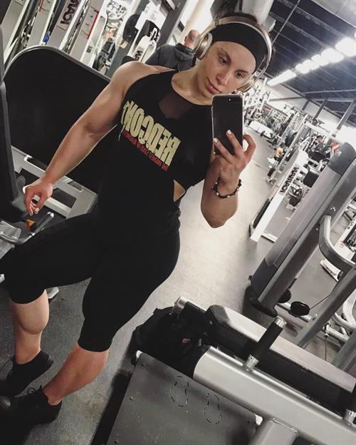 Chloe Sannito taking a selfie