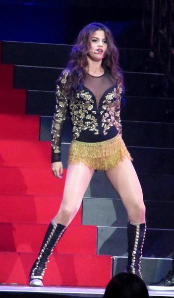 Selena Gomez – Stars Dance Tour in Las Vegas 11/9/13  