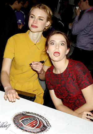 Zoey Deutch – “Vampire Academy” Panel NYCC 10/11/13  