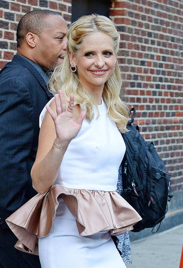 Sarah Michelle Gellar Visits  Late Show With David Letterman  - New York, Oct. 1, 2013 