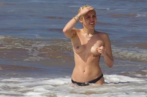 Miley Cyrus Topless In Maui