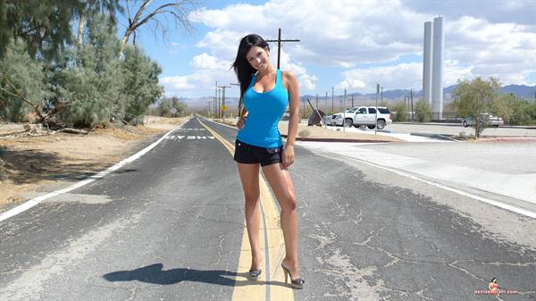 Denise Milani Snapshots - 01_Kelso