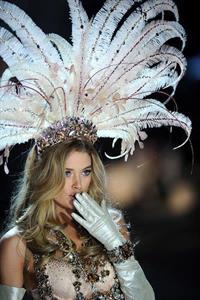 Doutzen Kroes in lingerie