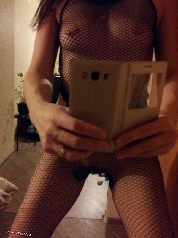 Anonymous taking a selfie and - pussy and nipples