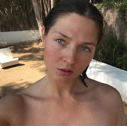 Alena Zavarzina taking a selfie