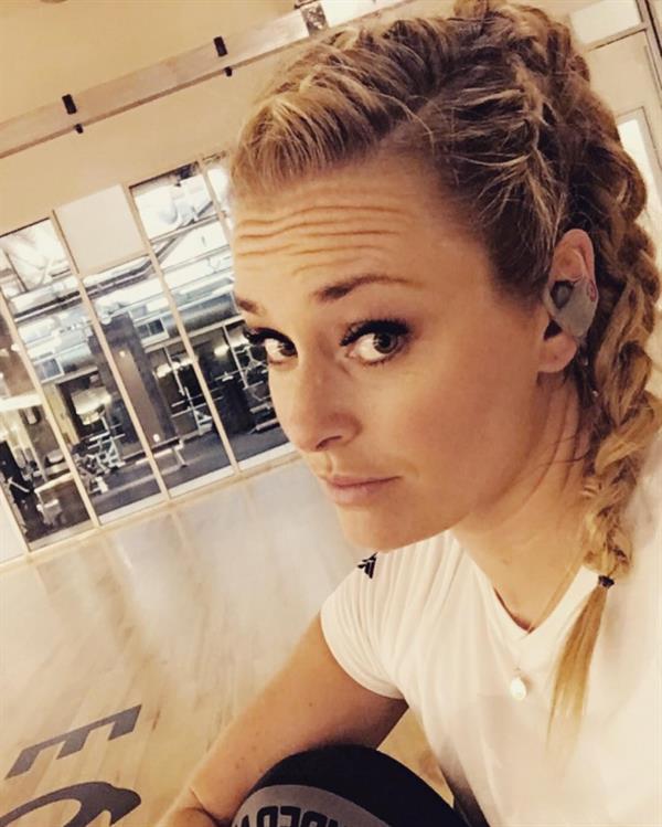 Lindsey Vonn taking a selfie