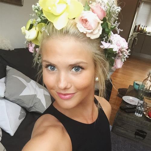 Silje Norendal taking a selfie