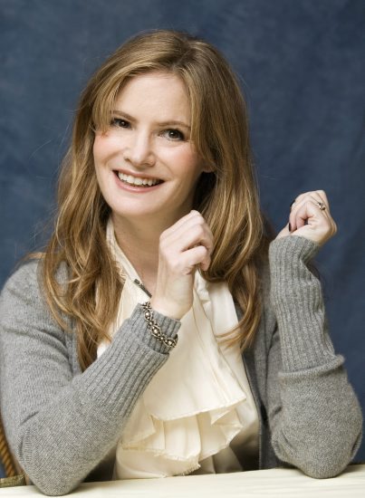 Jennifer Jason Leigh