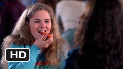 Jennifer Jason Leigh