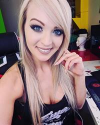 Danielle DeNicola taking a selfie