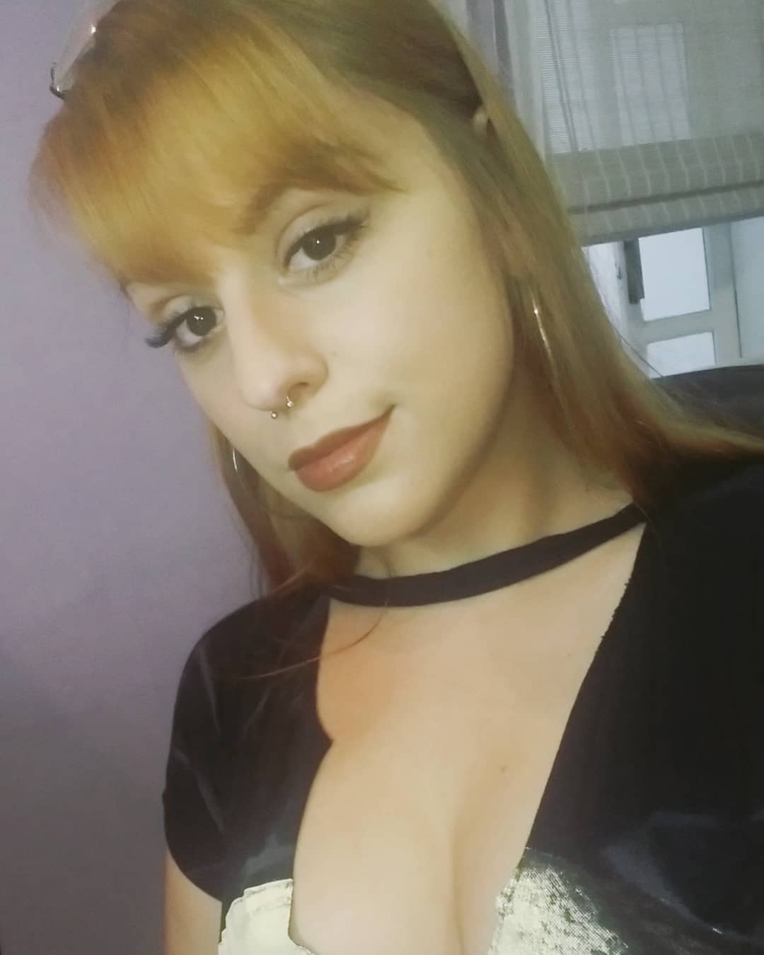 Thábata Cardoso taking a selfie