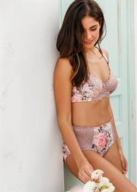 Carla Ossa in lingerie