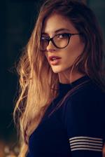 Leggy Taya Vais with Glasses