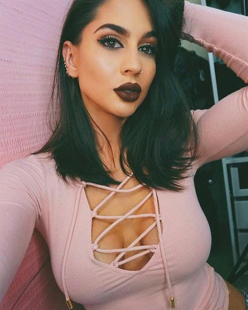 Hope Howard taking a selfie