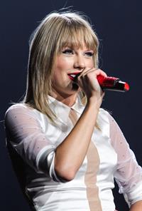 Taylor Swift  Red  Tour - Concert at the Staples Center in Los Angeles - August 19, 2013 