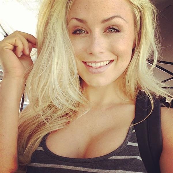 Dianna Dahlgren taking a selfie