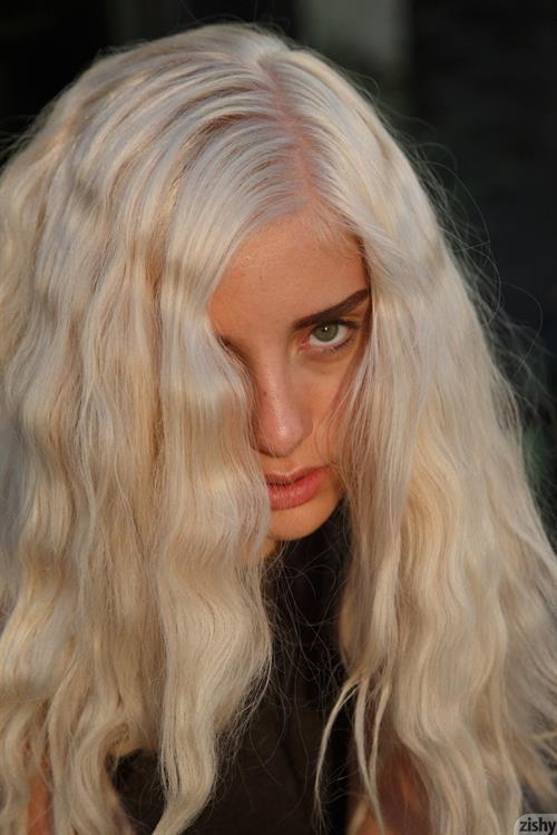 Naomi Woods Flashing Titties