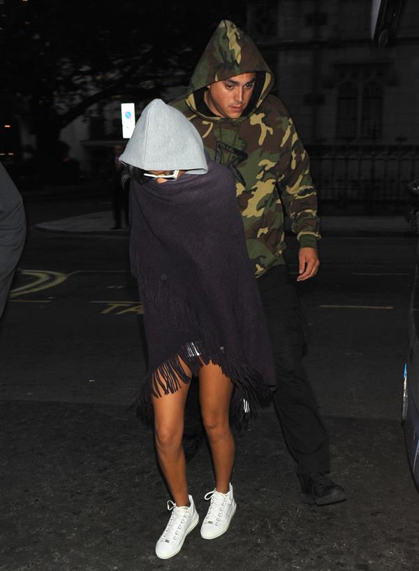 Rihanna - Covers her face while out in London (19.07.2013) 