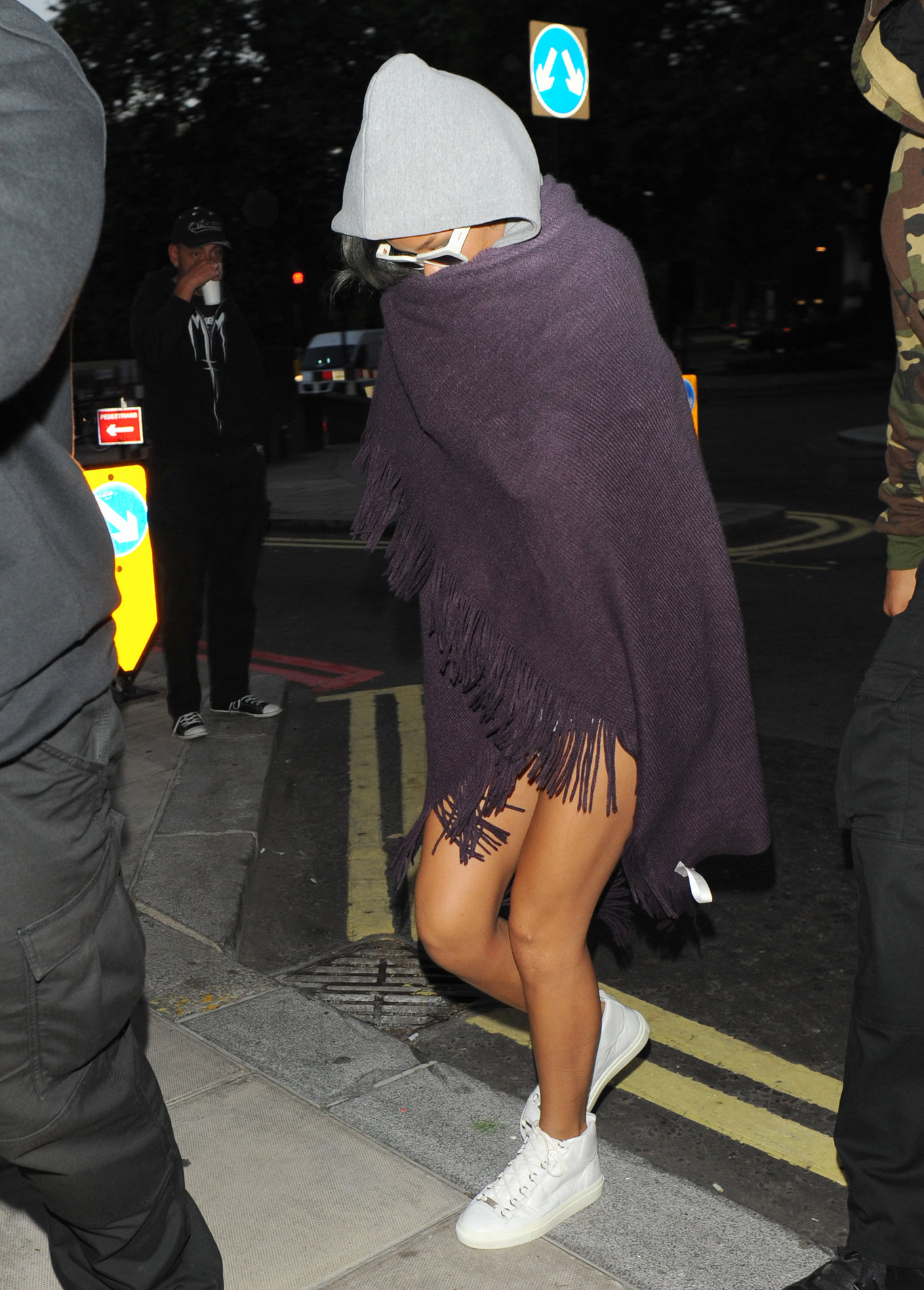Rihanna - Covers her face while out in London (19.07.2013) 