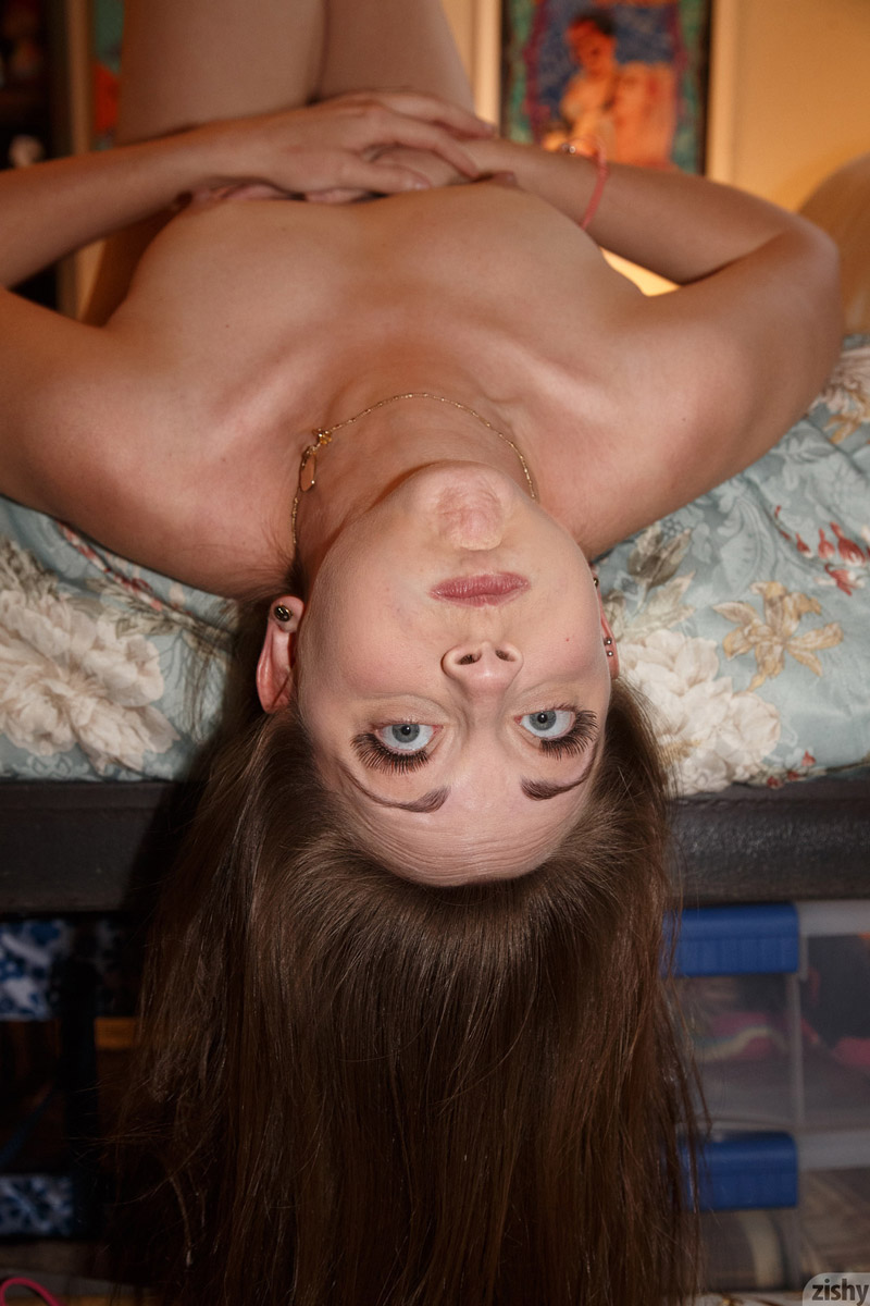 Nickey Huntsman Shows Hairy Twat