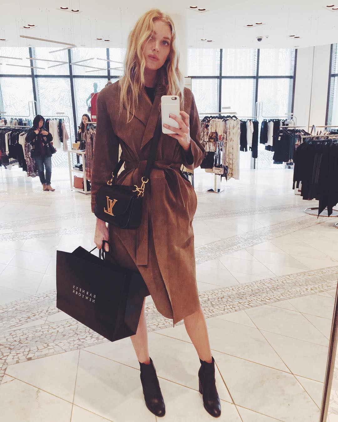 Elsa Hosk taking a selfie