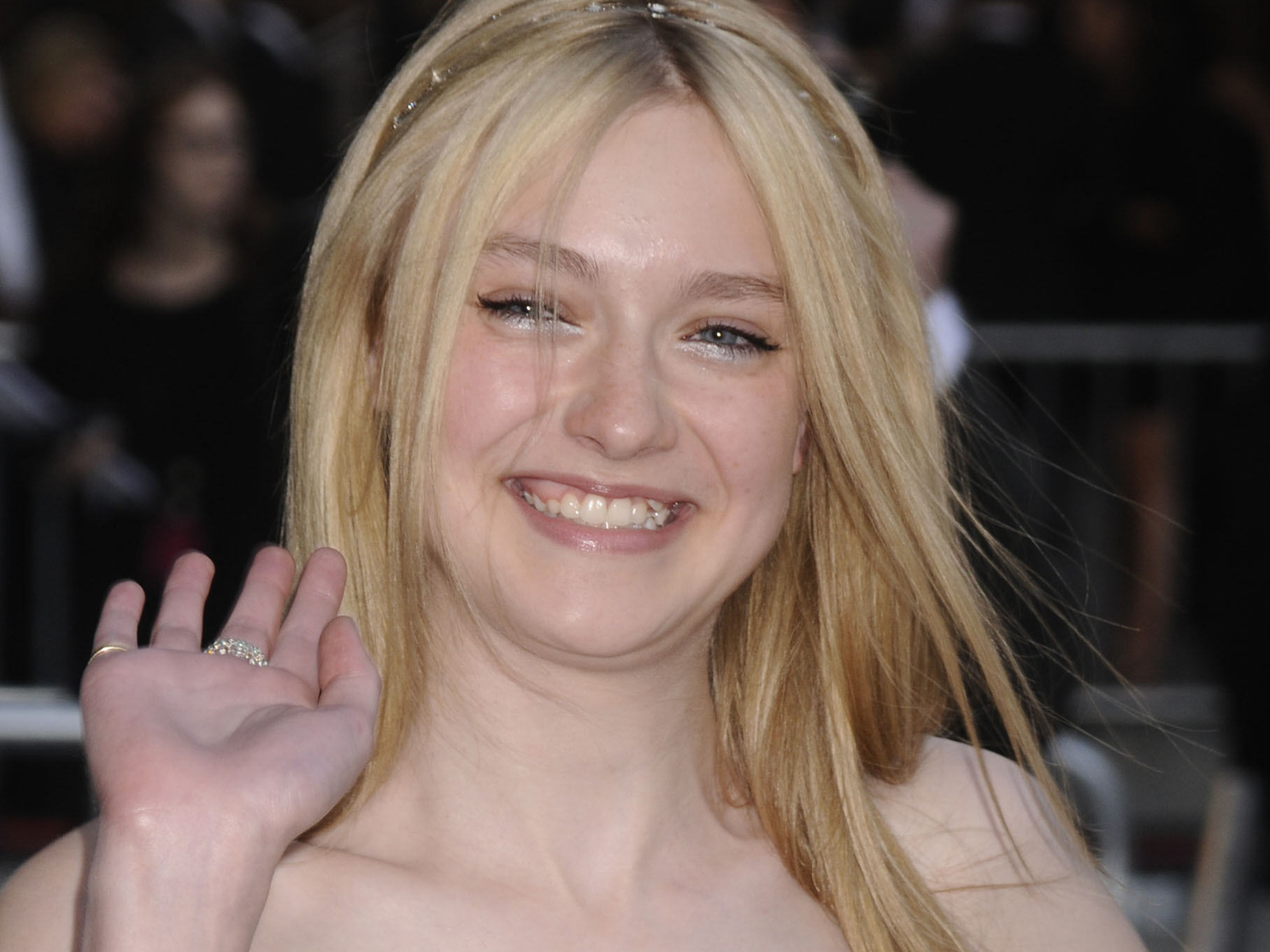 Dakota Fanning Fake