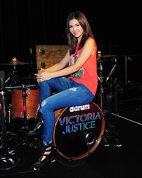 Victoria Justice Rehearsal for tour with Big Time Rush in Burbank - June 18, 2013 