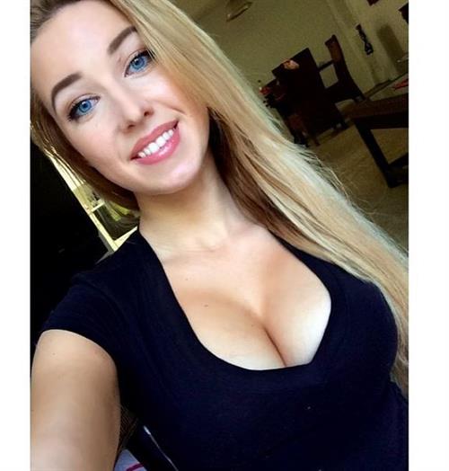 Maria Doroshina taking a selfie