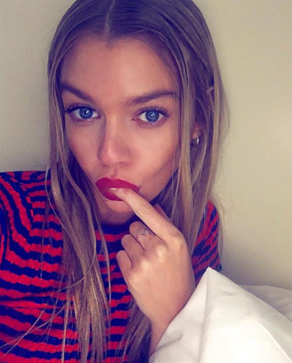 Stella Maxwell taking a selfie