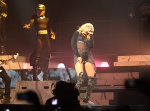 Rihanna performs 'Diamonds World Tour' in Antwerpen (June 5, 2013) 