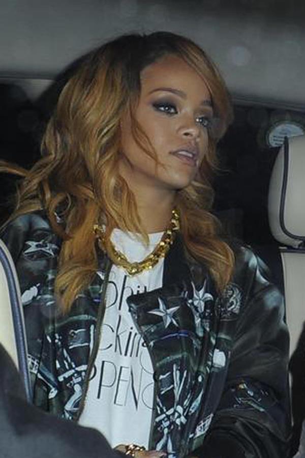 Rihanna enjoys a night out in Dublin, Ireland (22.06.2013) 