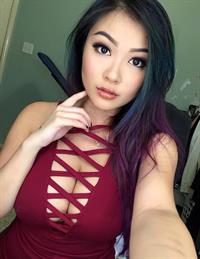 Vicki Li taking a selfie