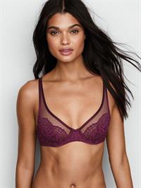 Daniela Braga in lingerie