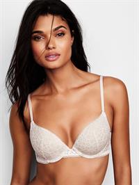 Daniela Braga in lingerie