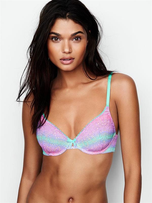 Daniela Braga in lingerie