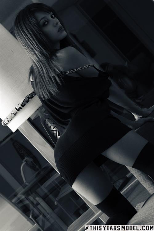 Ashley Doll Pictures Ashley Doll Does Black, White and Red