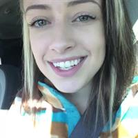 Anna Clendening taking a selfie