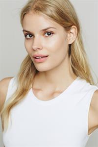 Alena Blohm Pictures Alena Blohm