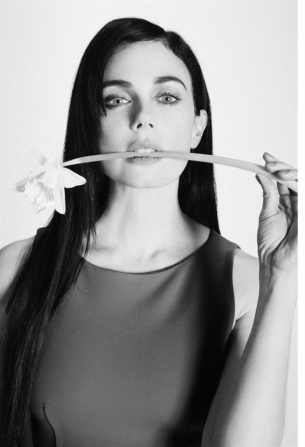 Mia Kirshner