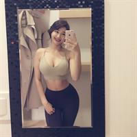 ohttomom taking a selfie