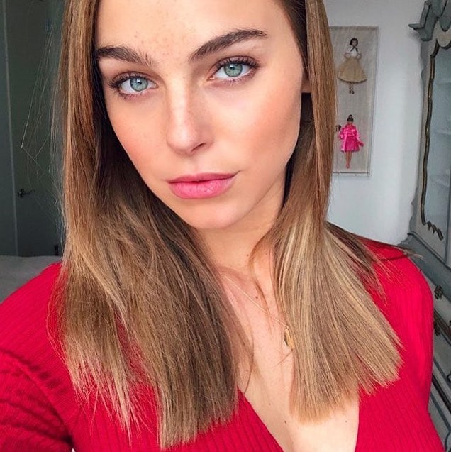 Elizabeth Turner taking a selfie
