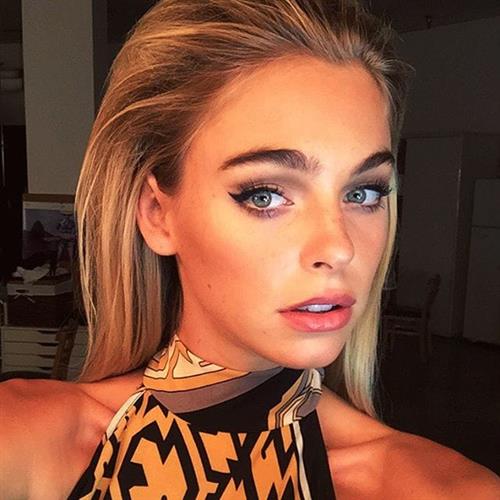 Elizabeth Turner taking a selfie