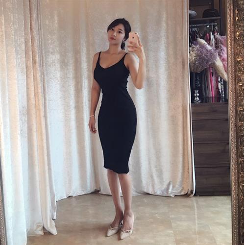 ohttomom taking a selfie