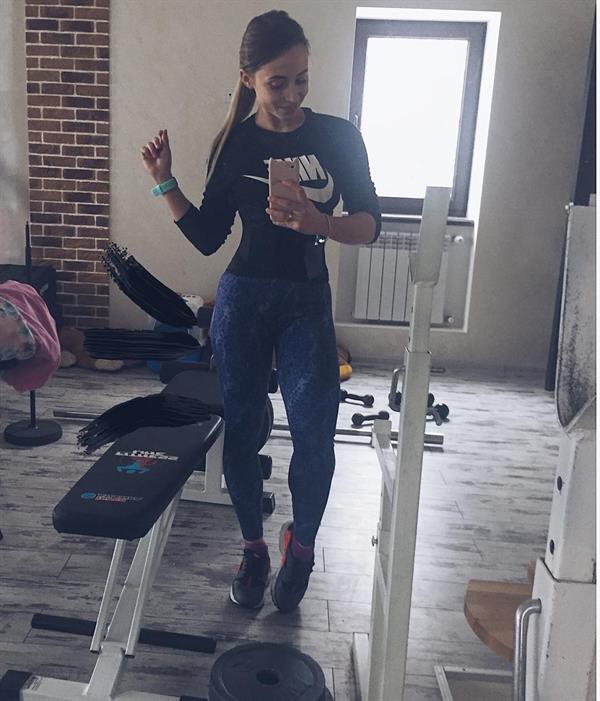 Anastasiia Dobrosol taking a selfie