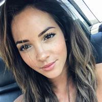 Aisha Jade taking a selfie